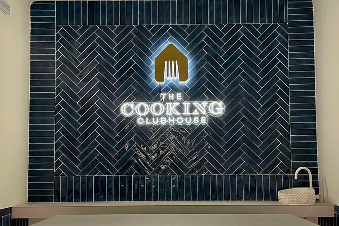 Taste of Spain: Tapas Cooking Class with Bottomless Wine Pairing - The social side, from solo diners to families