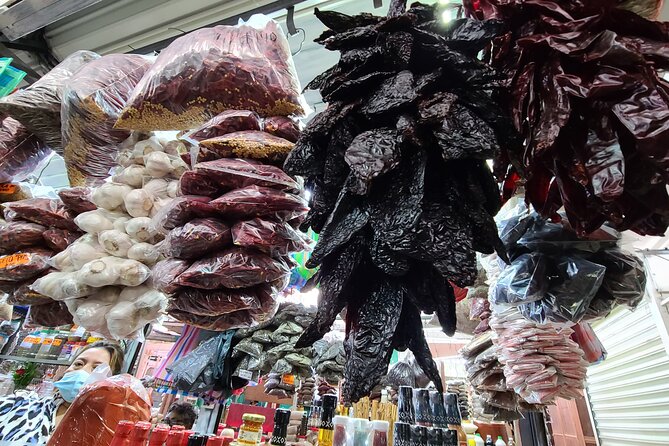 Taste of the Yucatan: Merida Cooking Class and Market Visit - Eating together at the family table