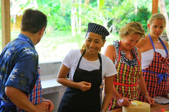 Thai Cooking Class in Khao Lak by Amazon Prime Series Chef - Why the Bang Niang Market visit matters