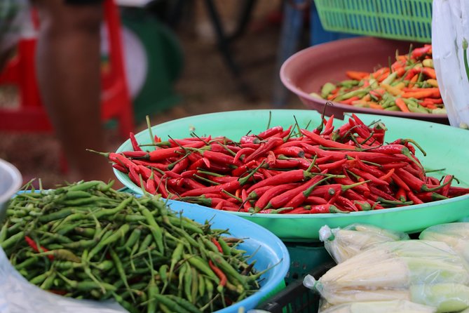 Thai Cooking Class in Khao Lak by Amazon Prime Series Chef - Making curry paste the traditional way
