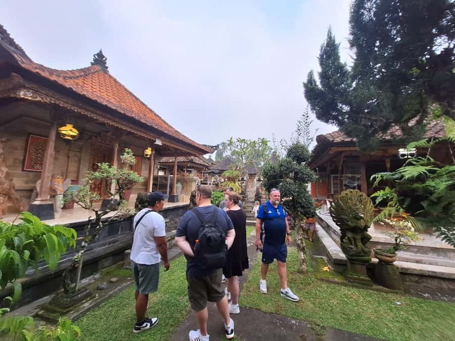 The Authentic Balinese Cooking Experience - Preparing five main dishes and dessert