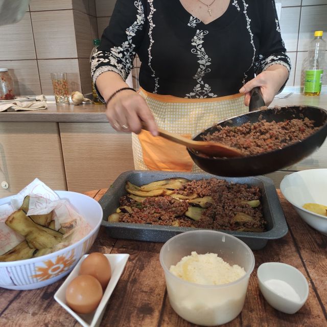 Thessaloniki: Cooking & Dining Experience with Greek Family - Why the small group matters