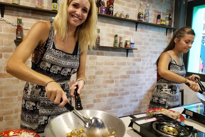 Tingly Thai Cooking Class with Morning Market Tour - Practical details that affect your morning