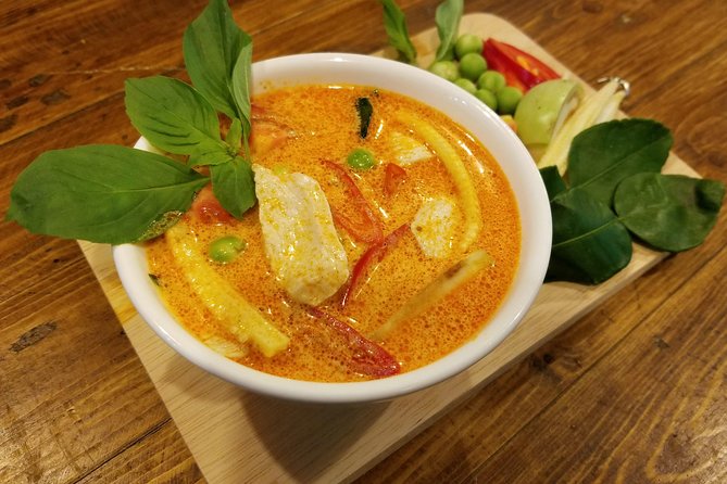 Tingly Thai Cooking School Evening Class - Cooking four Thai dishes instead of ordering dinner