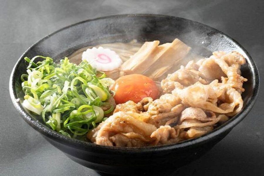 Tokyo: Easy Ramen Cooking Experience in Kabukicho, Shinjuku - A short lesson on how ramen comes together