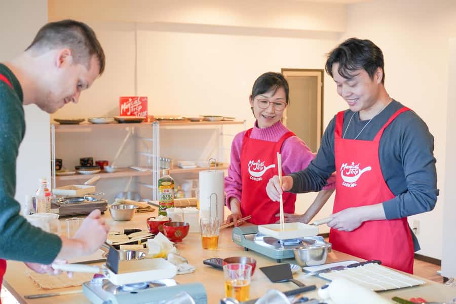 Tokyo: Sushi Cooking Class with Sake Tasting - Sushi, miso soup, and the Japanese home table