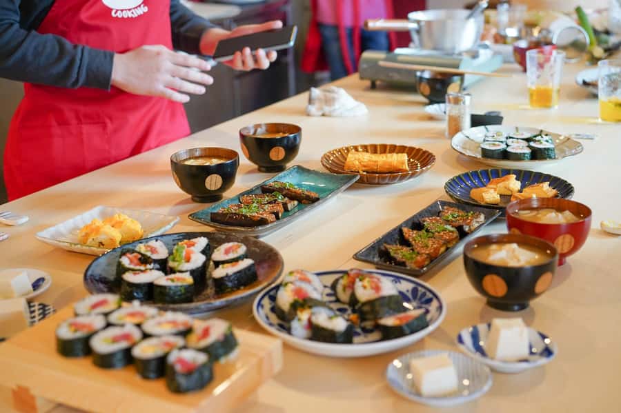 Tokyo: Sushi Cooking Class with Sake Tasting - The kitchen lessons begin with basic knife skills