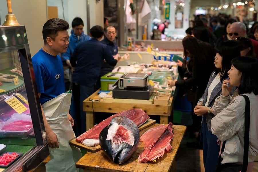 Tokyo: Tsukiji Market Walking Tour & Sushi Cooking Class - Making Temari Sushi and Maki Sushi