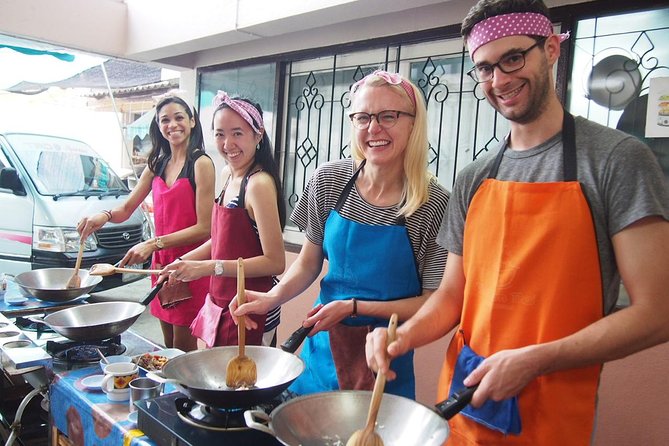 Tomyumthai Cooking Class in Chiang Mai - Hotel pickup, location, and practical details