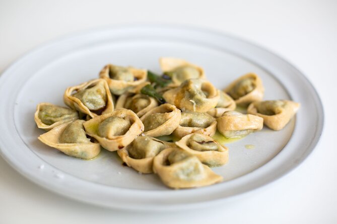 Tortelloni and Tagliatelle Cooking Class in Bologna + Wine - The historic villa setting and meeting point