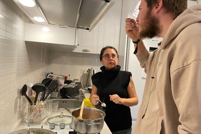 Traditional Home Cooking with a Local in İstanbul City Center - Meeting point and getting there