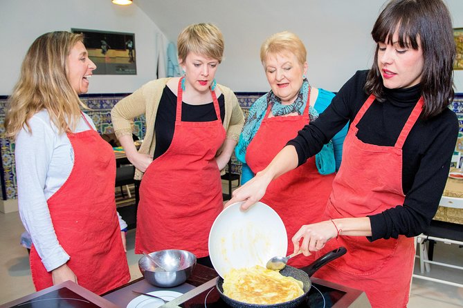 Traditional Paella & Tortilla & Sangria - A home kitchen lesson near Chueca