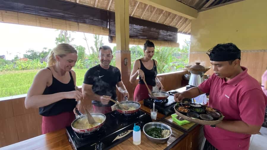 Ubud: Cooking Class with Transfers and Optional Market Visit - A small group keeps the class personal