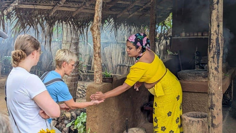 Udawalawe: Farm to Table Cooking & Authe: Village Experience - Cooking with local women in a village kitchen