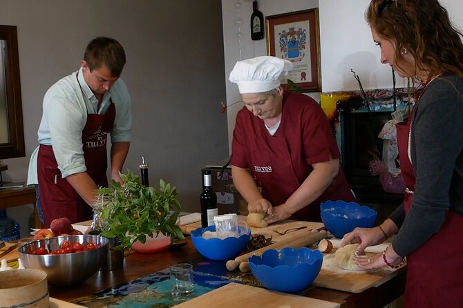 Umbrian Regional and Traditional Cooking Class with Lunch in Assisi - The Malvarina setting outside Assisi