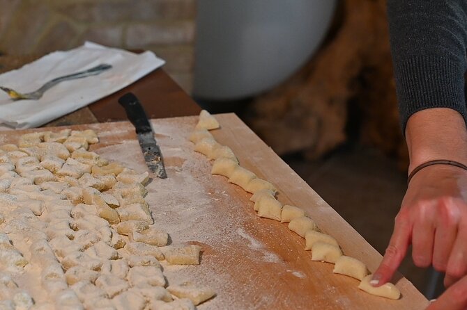 Umbrian Regional and Traditional Cooking Class with Lunch in Assisi - Booking advice and cancellation terms