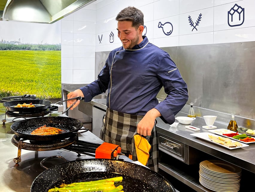 Valencia: Paella Cooking Class with Central Market Tour - The shared meal is where the class pays off