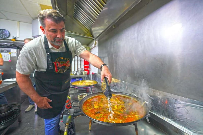 Valencia: Traditional Paella Cooking Class and Dinner - Entering the Valencian kitchen