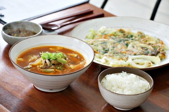 Vegan Friendly Korean Food Cooking Class - Watching the chef, then taking over