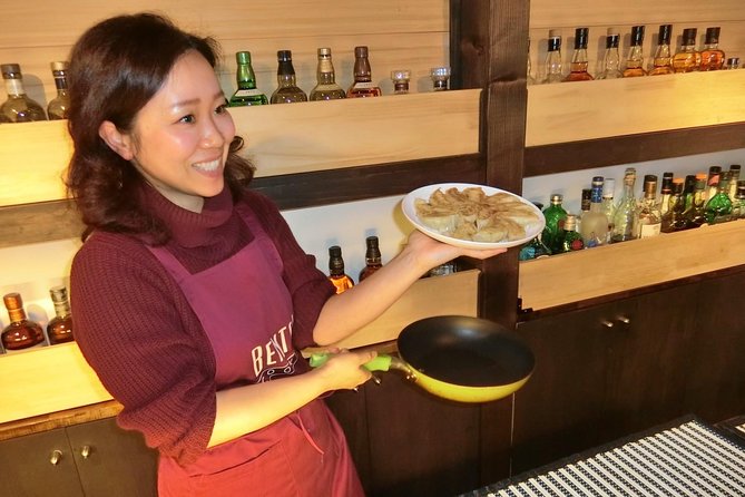 Vegan/Vegetarian Ramen and Gyoza by Bentoya cooking - Lunch in a local home kitchen
