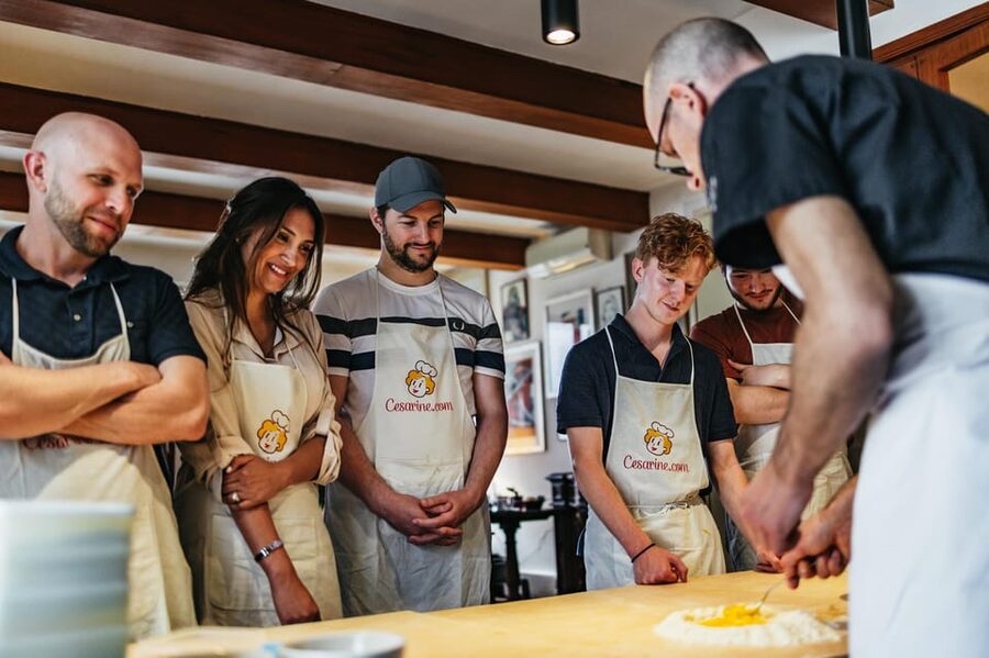 Venice: Pasta and Tiramisu Cooking Class at a Local's Home - Prosecco, snacks, and stories between tasks