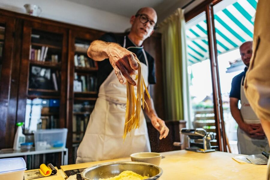 Venice: Pasta and Tiramisu Cooking Class at a Local's Home - Choosing a morning or evening start