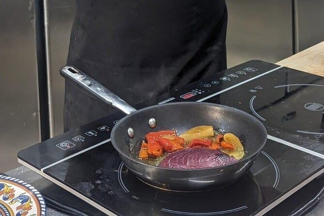 Visit of the Ortigia market and cooking class of typical dishes - Who will enjoy this most?